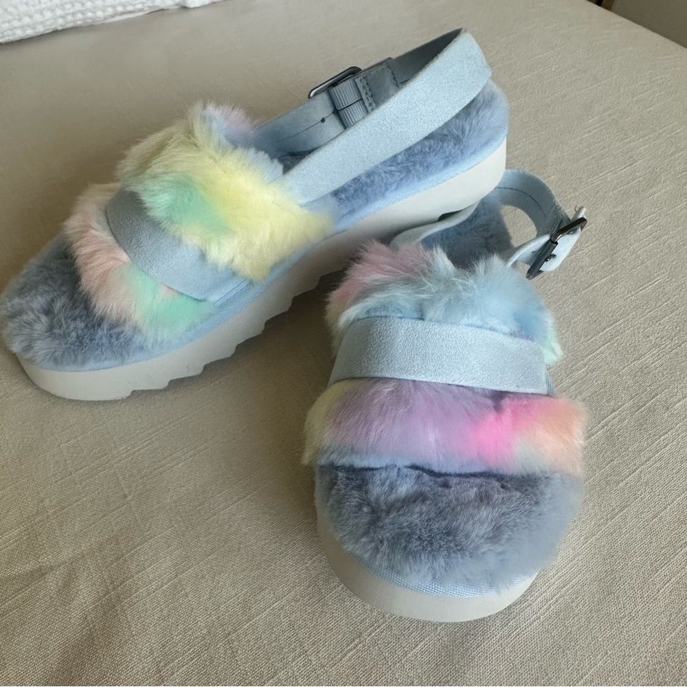 Koolaburra Blue and Pink Plush Slippers